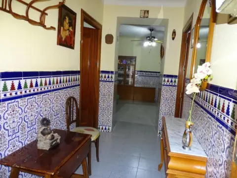 Casa adosada en Cerca de La Plaza del Reloj