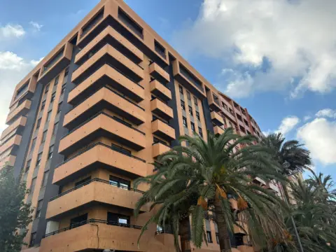 Piso en Junto Al Parque Central