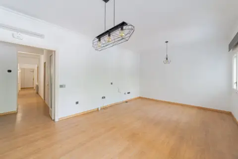 Piso en Avda. Roma - Casanova