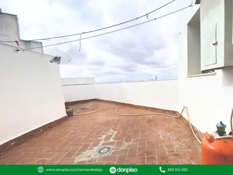 Ático en Ubicacion Perfecta, Frente A Estación de Tren.