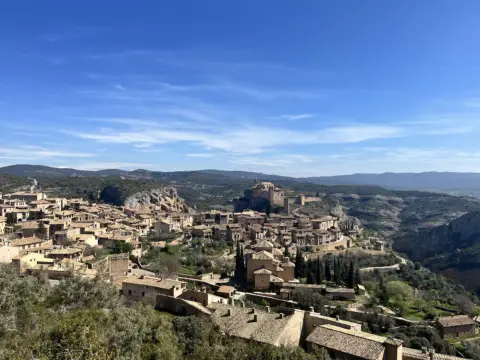 Casa en Zona Baja de Alquézar, Vistas Al Sureste.