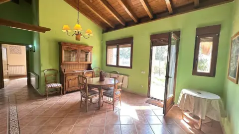 Casa en Finca Rustica de 19000M2 y 380M2 en Segovia.