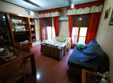 Apartamento en Cerca de La Plaza Santiago. y de La Escuela de Arte.