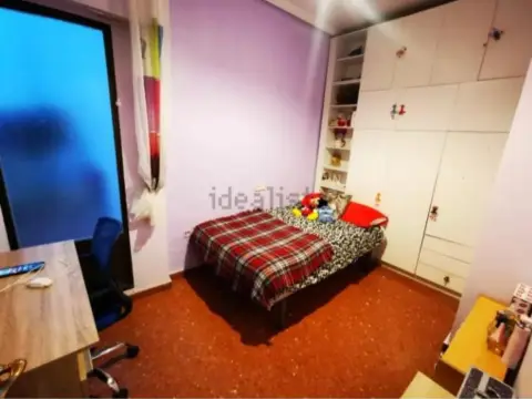 Apartamento en Cerca de La Plaza Santiago. y de La Escuela de Arte.