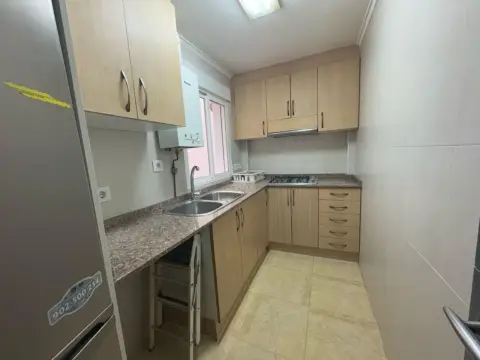 Piso en Próxima Al Centro Comercial Arena