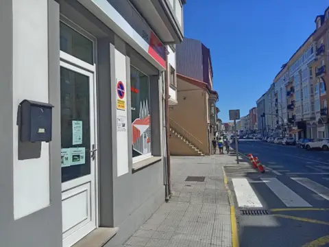 Casa adosada en Av. Finisterra Cee (A Coruña)