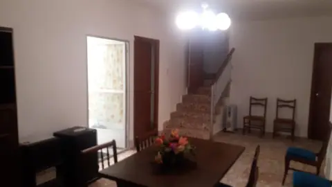 Casa adosada en Cerca de La Iglesia y del Antiguo Ayuntamiento