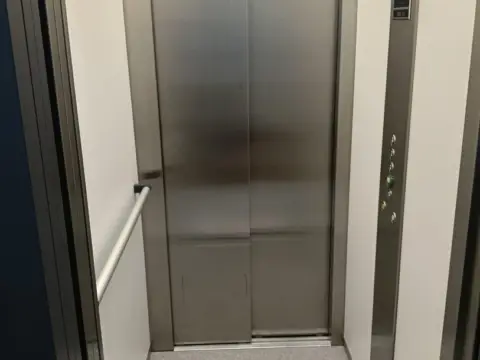 Piso en Inmueble Ubicado A Escasos Metros del Lago de Arcos.