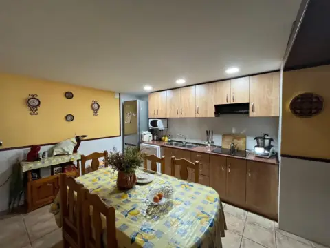 Casa en calle Afueras, Junto A La Iglesia