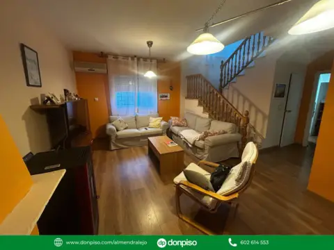 Casa en Adosado en Alquiler, Reformado, Amplio y Luminoso
