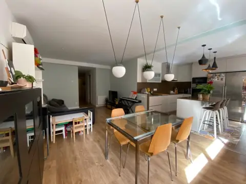 Apartamento en Al Lado  de La Plaza Artós y La calle Major de Sarrià