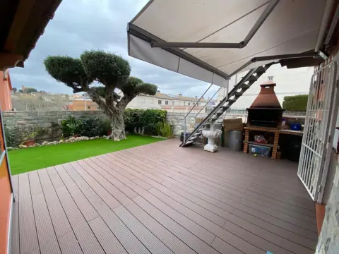 Casa en Polinya Al Lado del Pabellón Deportivo