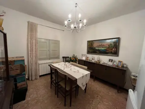 Casa en Centro de La Población, Junto Al Colegio