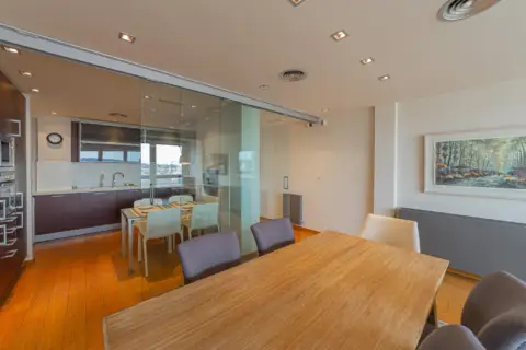 Piso en Av Sarrià -Travessera de Les Corts