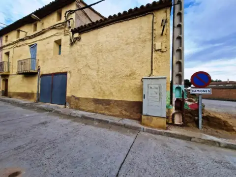 Casa en Cerca de Las Escuelas