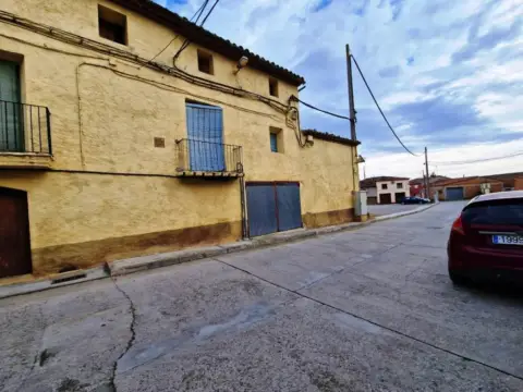 Casa en Cerca de Las Escuelas