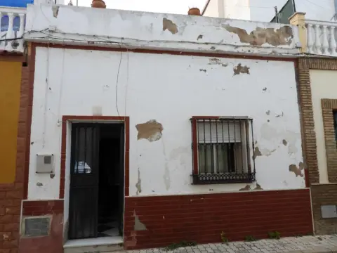 Casa en Junto Estación de Autobuses, Instituto y Guardia CIVIL