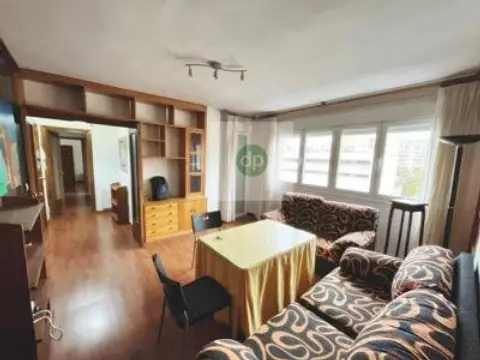 Apartamento en Frente A El Corte Inglés y en Pleno Centro