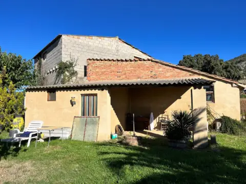 Casa en Radiquero, Zona Periferia de La Población.