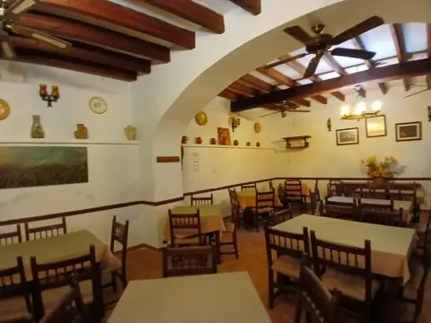 Casa en Local Comercial y Primera Planta en Sineu