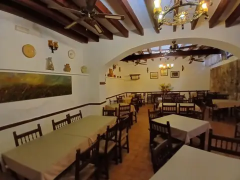 Casa en Local Comercial y Primera Planta en Sineu