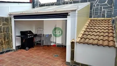 Casa adosada en En El Cerro de San Miguel, Ctra de La Corte