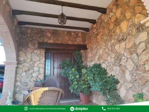Casa en Situado Entre Alange y Almendralejo