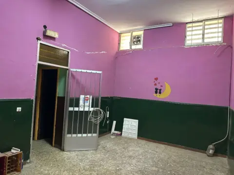 Local comercial en Zona de La Biblioteca Pública