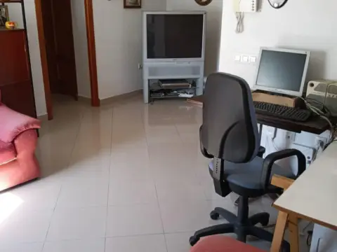 Piso en Ubicado Cerca de La Plaza Bailen.