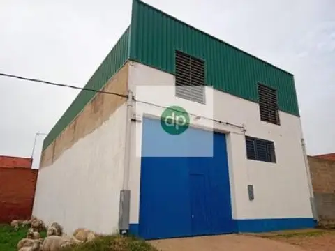 Local comercial en En El Cerro de Reyes y Próx A Ctra de Sevilla