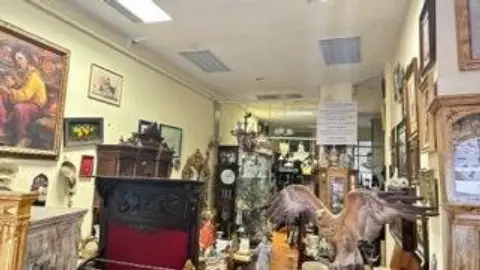 Local comercial en calle de Viriato, Semiesquina Con Sta, Engracia