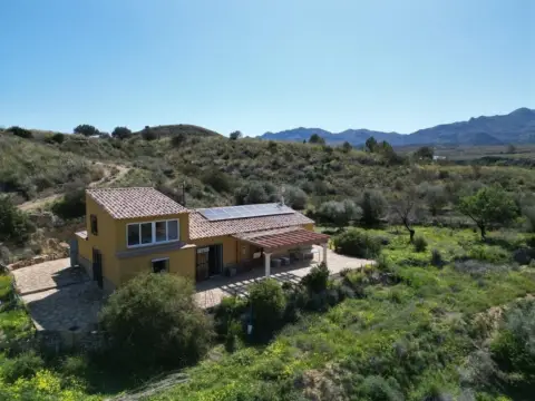 Chalet en calle Ctra A Turre, nº 4