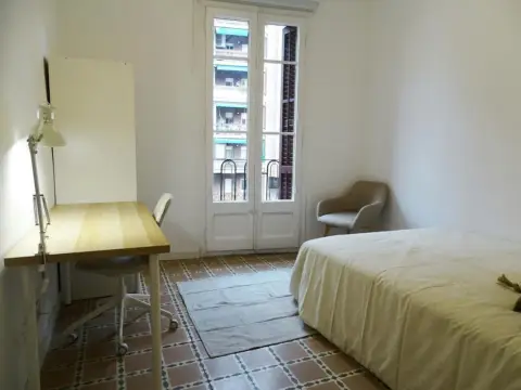 Habitación en El Camp de l'Arpa del Clot