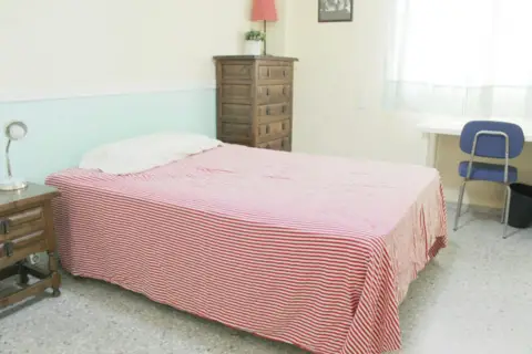 Habitación en La Buhaira-San Bernardo