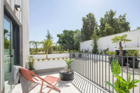 Habitación en Pineda-Pedro Salvador