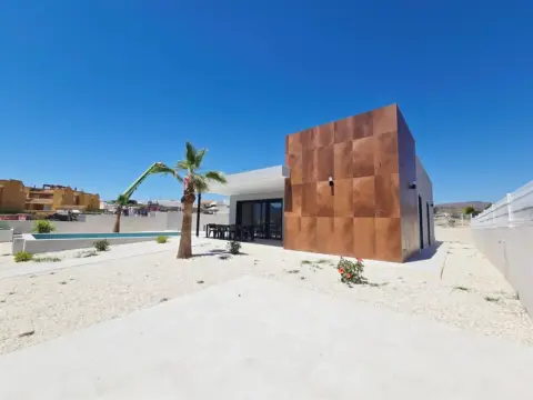 Chalet en Avenida Huerta Nueva