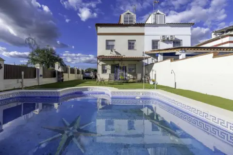 Casa pareada en Salteras