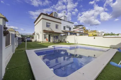 Casa pareada en Salteras
