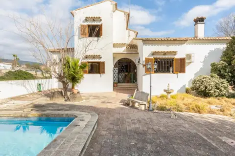 Casa unifamiliar en Avinguda de les Alcusses, 42