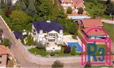 Chalet en Urbanización Las Lomas