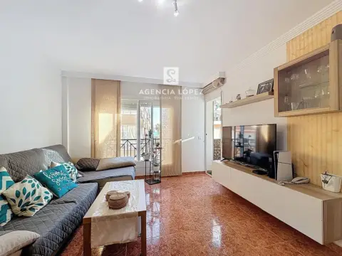 Piso en Centro Av. Juan Carlos