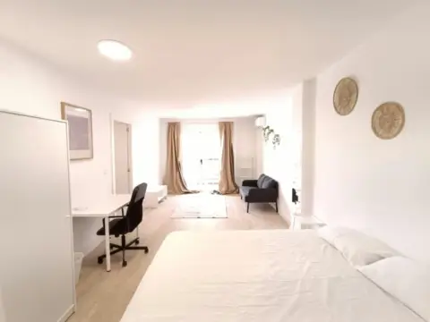 Habitación en Parque Atlántico-Las Naciones-Los Arcos