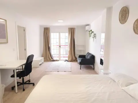 Habitación en Parque Atlántico-Las Naciones-Los Arcos