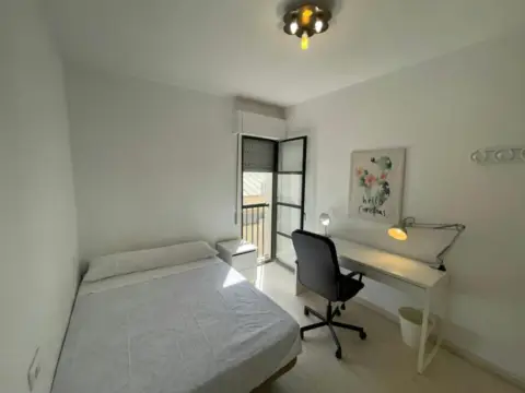 Habitación en Zona Ronda de Triana-Cartuja