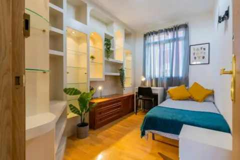 Habitación en Ciutat Fallera