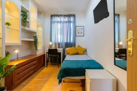 Habitación en Ciutat Fallera