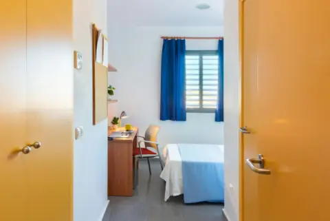 Habitación en Pineda-Pedro Salvador