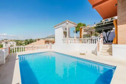 Casa unifamiliar en calle >C. Baja, nº >