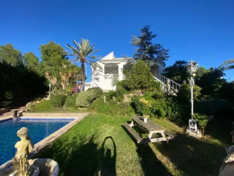 Casa unifamiliar en calle >C. Naranjo, nº >