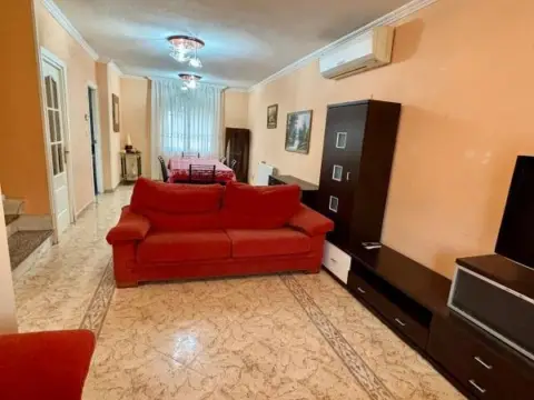 Casa pareada en calle >C. Cerrillos, nº >